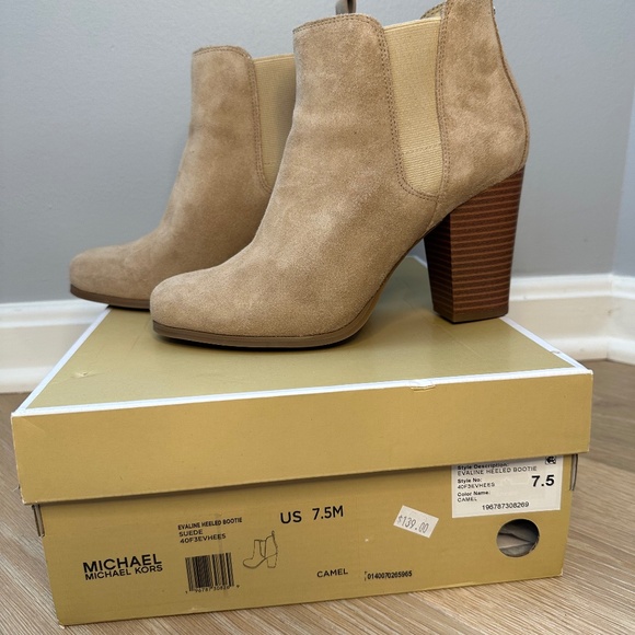 New in box. Michael Kors women’s Evaline heeled bootie size 7.5 - Picture 1 of 6